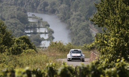 Rallye de Alemania 2013: Jari-Matti Latvala se escapa en cabeza