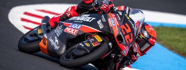 David Almansa doblega a Máximo Quiles en Japón para negarle la primera bola de campeonato en Moto3 
