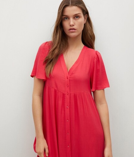 Zara y Mango tienen estos 23 vestidos tan ideales que vas a poder lucir durante y después del embarazo