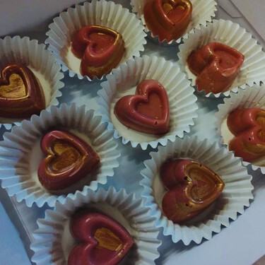 Cómo hacer bombones de chocolate con relleno de frambuesas para regalar el 14 de febrero
