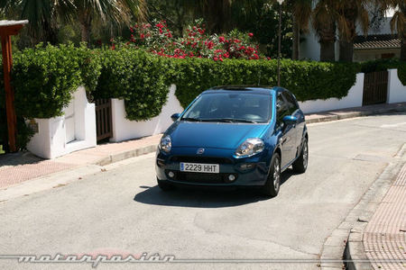 Fiat Punto 1.3 Multijet Dualogic, prueba (equipamiento, versiones y seguridad)