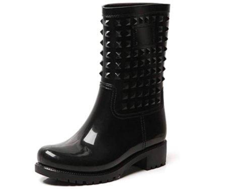 Las botas de agua perfectas para estos días de lluvia arrasan en Amazon  casi tanto como unas de Hunter y cuestan menos de 30 euros