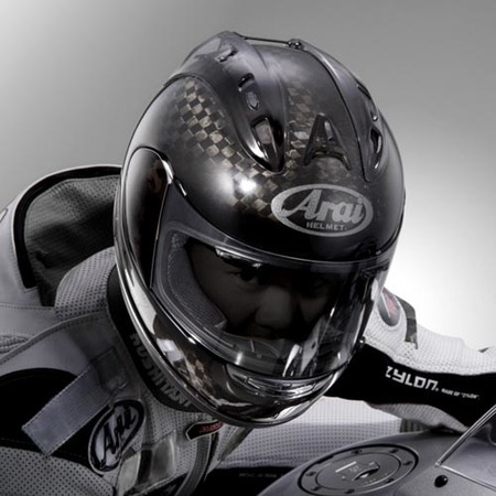 Arai RX-7 RC, protección al estilo de la F1