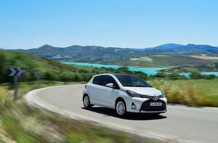 Toyota Yaris 2015 800x600 Wallpaper 12