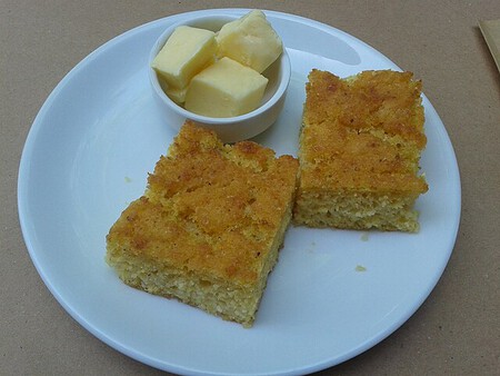 Cómo preparar un pastel de elote exprés con solo 4 ingredientes. No necesitas horno