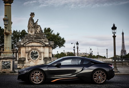 i83