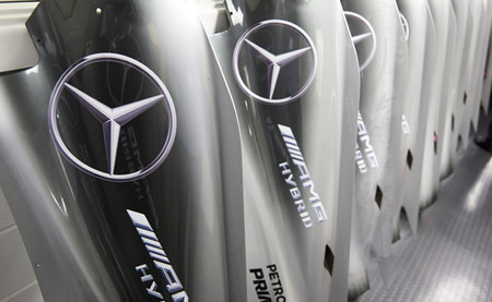 Descubriendo Brackley, la sede de Mercedes AMG F1: Fabricación y pintura de piezas
