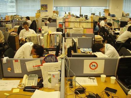 El fantasma del trabajo en exceso continúa ahí: una nueva muerte en China lo reaviva 