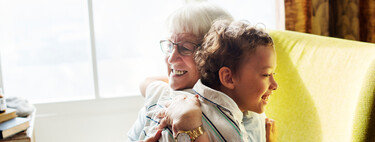 Las abuelas tienen una empatía emocional más fuerte con sus nietos que con sus hijos, según un reciente estudio