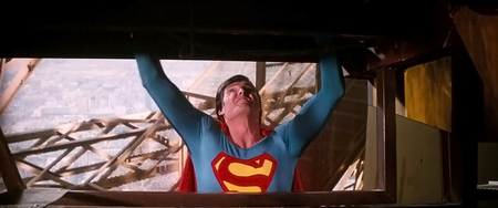 Superman Torre Eiffel