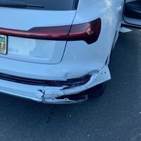 Audi pasa una factura de 38.000 dólares por reparar el parachoques de un Audi e-tron: 17.000 solo en mano de obra