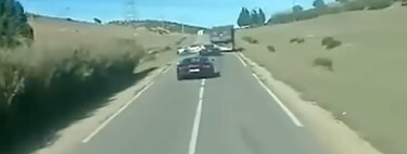 ¿El accidente más caro del año? Estos dos Bugatti intentaron adelantar a la vez a un camión y acabaron chocando. Cuando sólo un faro ya cuesta 45.000 euros, la factura de reparación será para enmarcar