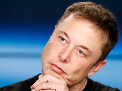 Elon Musk enloquece en Twitter: llama 