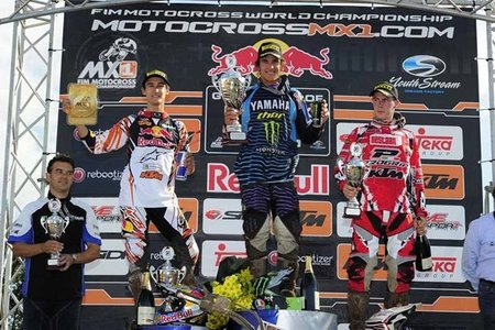 Podium MX2