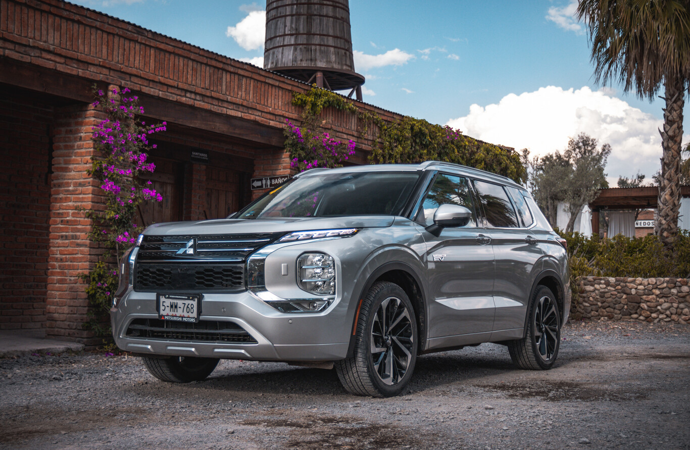 Mitsubishi Outlander PHEV 2023, lo manejemos: 3 formas de electrificación en un solo SUV