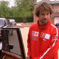 Jamiroquai abre su impresionante garaje de 2 millones de euros para que nos muramos de la envidia