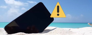 La arena de playa me ha roto más de un móvil, así que decidí que no me iba pasar más: estos son los pasos que sigo para protegerlo al máximo 