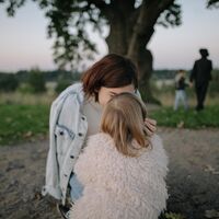 A mi hijo no le gusta mi nueva pareja: cómo detectar señales y cómo abordarlo