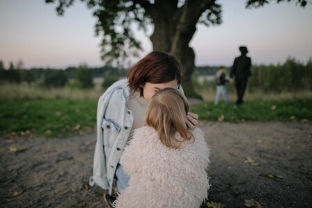 A mi hijo no le gusta mi nueva pareja: cómo detectar señales y cómo abordarlo