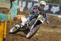Julien Bill vence la primera prueba de MX3 en un empapado circuito de Megalópolis
