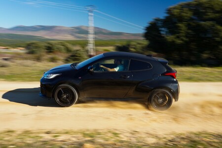 Probamos el Toyota GR Yaris, un tres cilindros supervitaminado y preparado para rallyes
