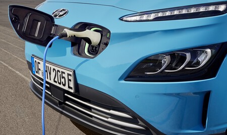 Cargando Hyundai Kona EV