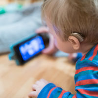 32 millones de niños en el mundo sufren una pérdida de audición discapacitante (y esa cifra podría reducirse a la mitad)