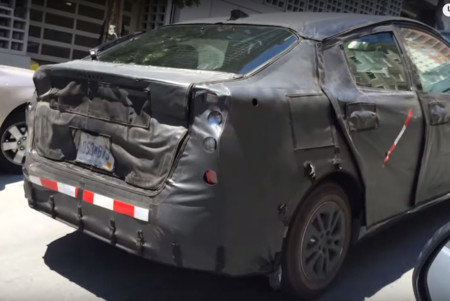 El nuevo Toyota Prius, rodando por San Francisco con camuflaje