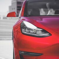 Huelva añade un Tesla Model 3 a su flota de vehículos oficiales: 100.000 euros 'en pos del medio ambiente'