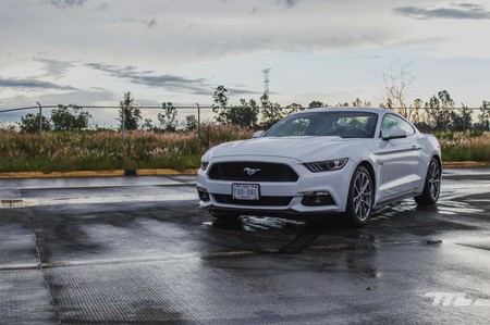 Ford Mustang GT, a prueba: un cincuentón que sabe mantenerse joven y atlético