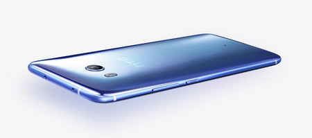 Al fin buenas noticias para HTC: el U11 consigue los mejores resultados en su primer mes desde el HTC One M8