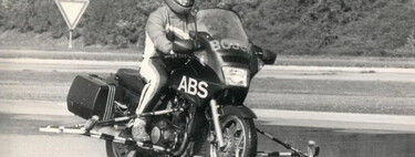 En los 90, Japón se rió de Alemania por el ABS en las motos.  Les plantaron allí una fábrica 20 años, y los alemanes acabaron riéndose de ellos gracias a KTM 
