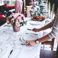 Comer en familia y seguir una dieta mediterránea reduce la obesidad en los adolescentes y previene trastorno alimentarios
