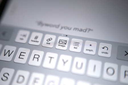 ¿Te funciona mal el autocorrector de iOS? Te explicamos como domarlo