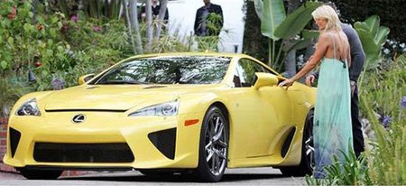 Paris Hilton Lexus LFA