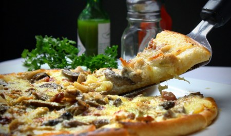 Ésta es la imagen de las calorías recomendadas que debes consumir en un fast food