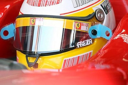 Luca Badoer multado por correr más de la cuenta