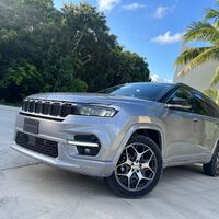 Jeep Commander Overland 2025, manejamos el nuevo SUV compacto de tres filas de asientos de la marca, con pretensiones premium