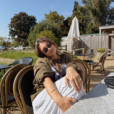 New Balance rebaja por tiempo limitado las zapatillas más discretas y fáciles de combinar con detalles verde pálido 