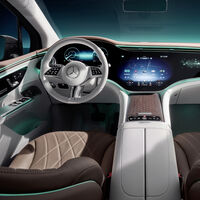 El Mercedes-Benz EQE es el nuevo SUV eléctrico de la estrella y también presume de pantalla gigantesca