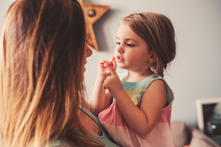 "No te disculpes por ser quien eres", el hermoso mensaje de una madre a su hija acerca de ser ella misma