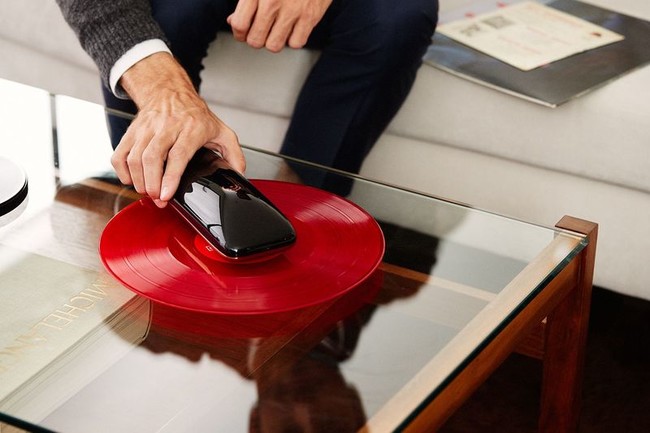 Love Turntable Revolutionary Smartphone Controlled Turntable Crowdfunding Agency2 0 Gallerya Compressor