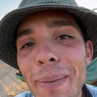 Mario, agricultor a los 23 años: "Gano 1540 euros al mes. Los españoles no quieren trabajar en el campo"