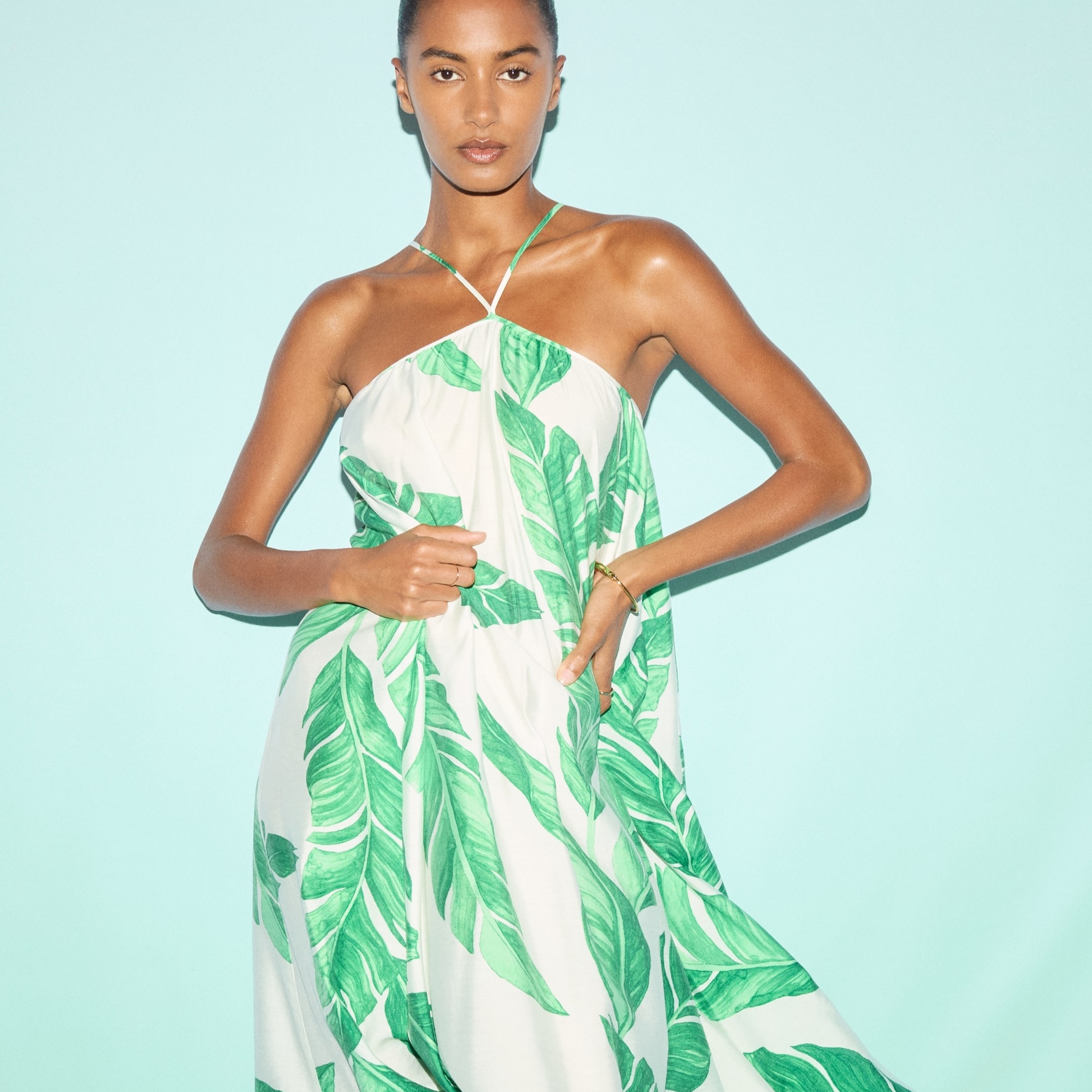 Vestido con tirantes espagueti