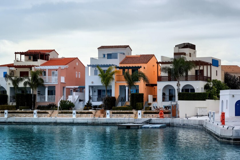 Alquilan una villa por 6.000 euros para sus vacaciones y cuando llegan está  okupada : la pesadilla de una familia