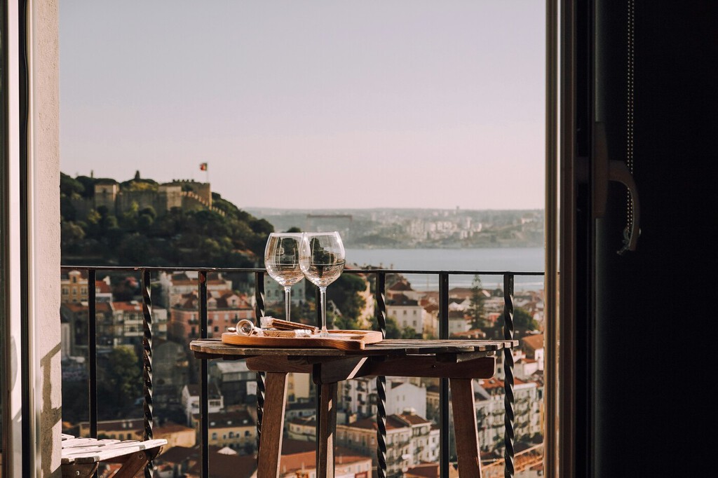 La nueva mesa de Ikea ideal para tomar el aperitivo que cabe hasta en el balcón más pequeño  