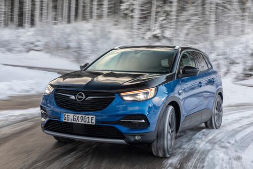 Probamos el Opel Grandland X Híbrido Enchufable, un SUV ágil y confortable que cumple en consumo