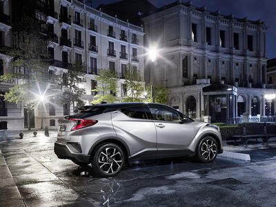 ¿Lleva tu coche aparcado mucho tiempo? Aquí tienes algunos consejos para evitar daños 