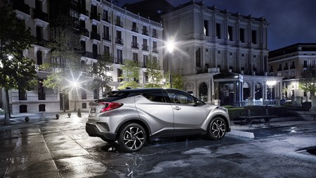 ¿Lleva tu coche aparcado mucho tiempo? Aquí tienes algunos consejos para evitar daños