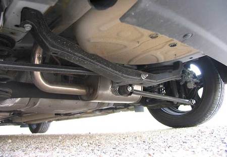 La timonería de Watt del Opel Astra ayuda a remediar parte de las debilidades de un eje torsional